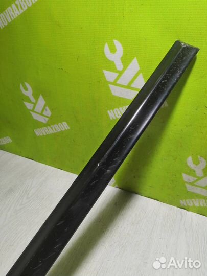 Молдинг передней правой двери Хендай Акцент 2