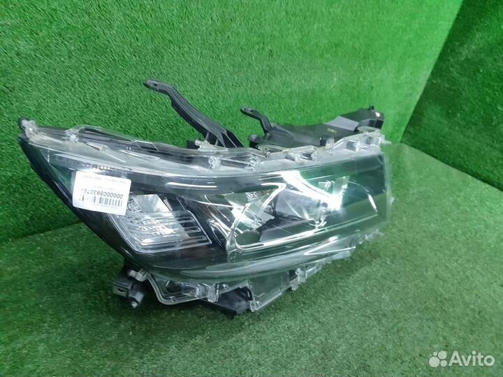 Фара правая Toyota Land Cruiser Prado