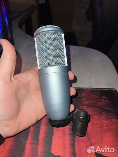 Студийный микрофон akg p120