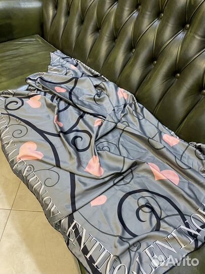 Платок valentino