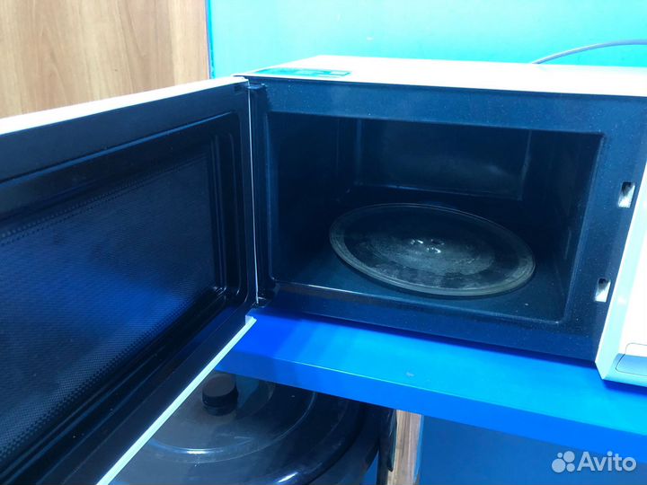 Микроволновая печь Samsung ME81KRW