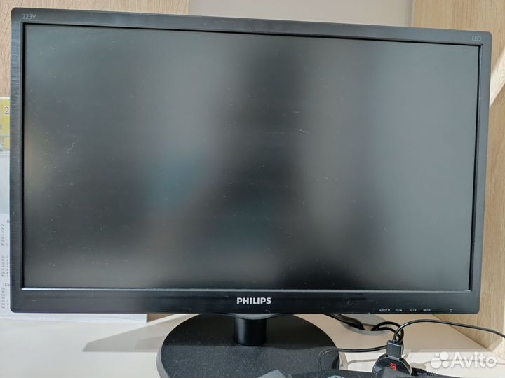 Монитор Philips 223V5L