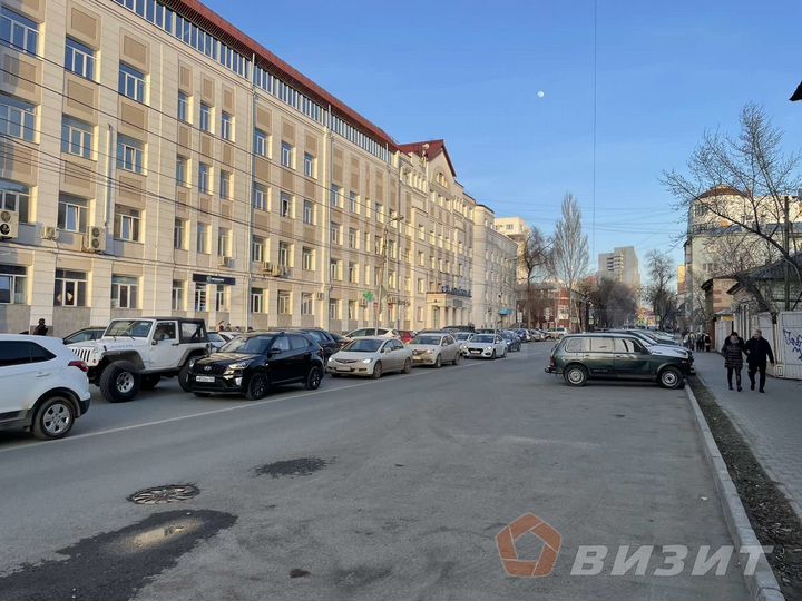 Торговая площадь у входа на 2 этаж