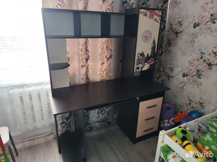 Компьютерный стол