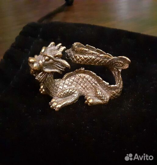 Бронзовый китайский дракон