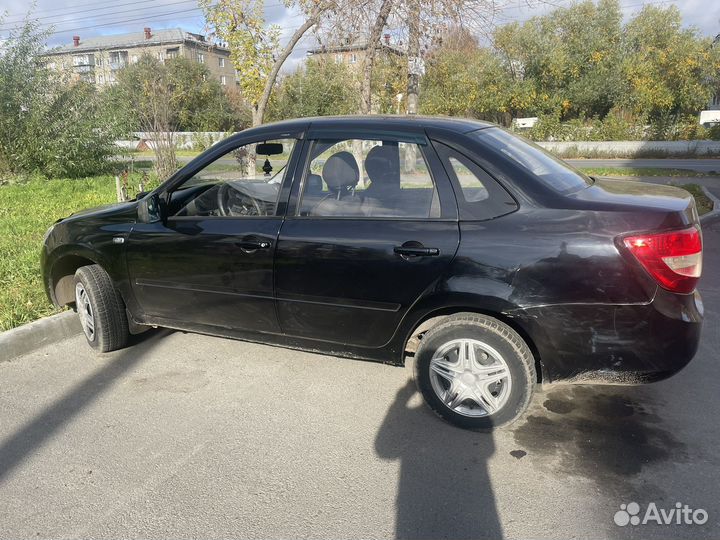 LADA Granta 1.6 МТ, 2012, 175 000 км