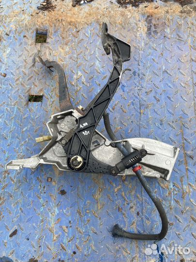 Блок педалей Ауди 100 90 год