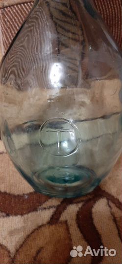Бутылка стекло,на 3 литра
