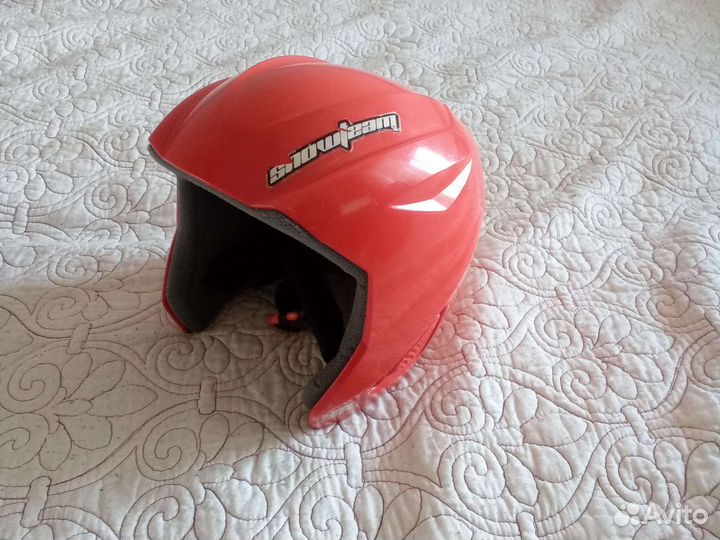 Горнолыжный шлем