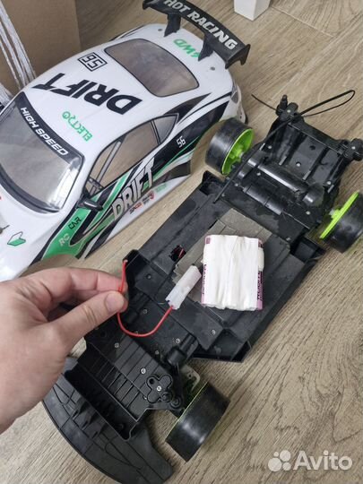 Машина на радиоуправлении для дрифта