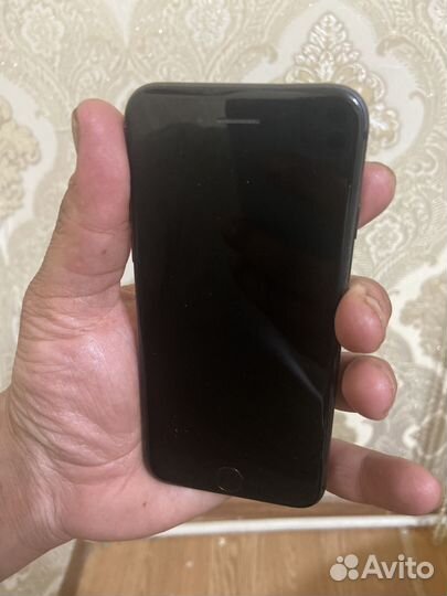 iPhone 8, 64 ГБ