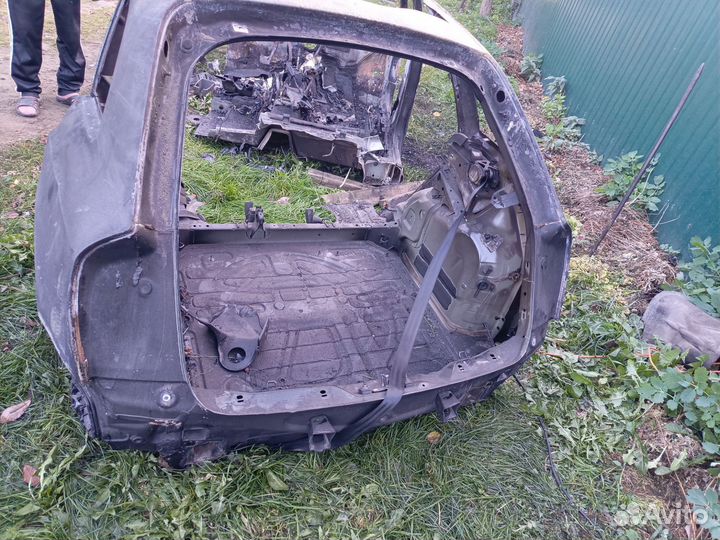 Задняя часть Audi Q3