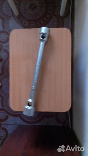 Ключ баллоный