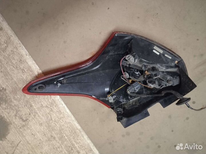 Фонарь левый задний Форд Фокус 3 хетчбэк