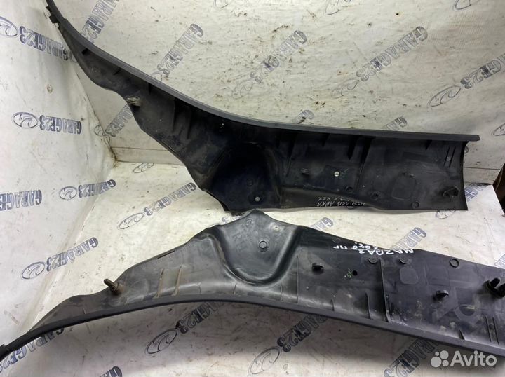 Обшивка задней арки Mazda 3