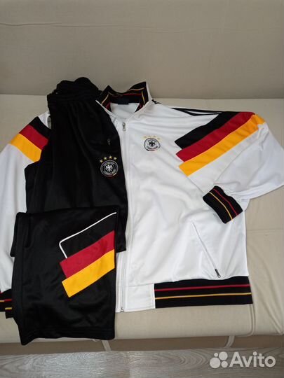 Спортивный костюм adidas