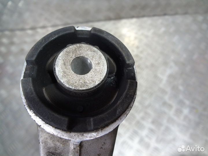 Рычаг передний верхний правый Мерседес 205 253 257