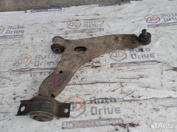 Рычаг подвески нижний передний правый Ford Focus 1