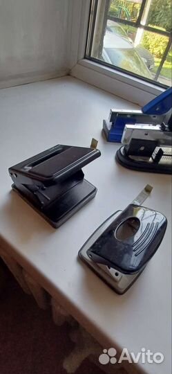 Дыроколы и степлеры