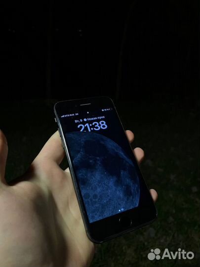iPhone 8, 64 ГБ