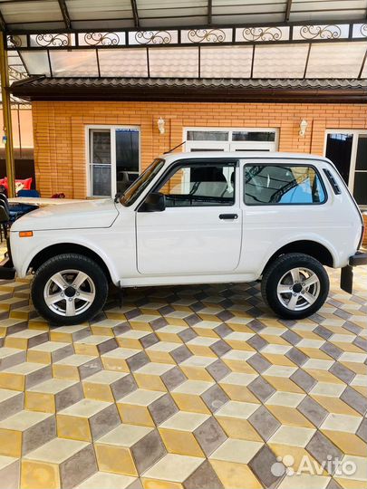 LADA 4x4 (Нива) 1.7 МТ, 2023, 9 600 км