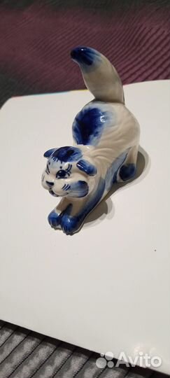 Статуэтка фарфор
