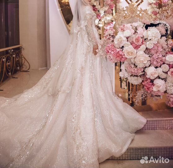 Свадебное платье