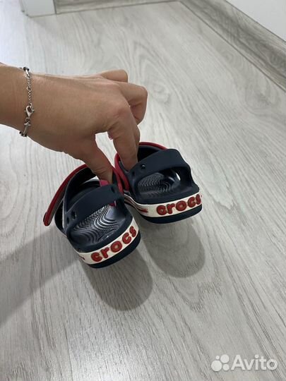 Сандалии crocs c8