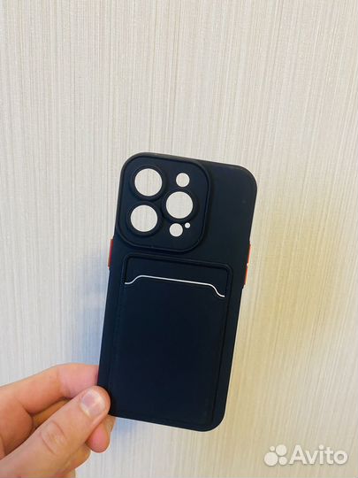 Чехол силиконовый с отсеком для карт на iPhone