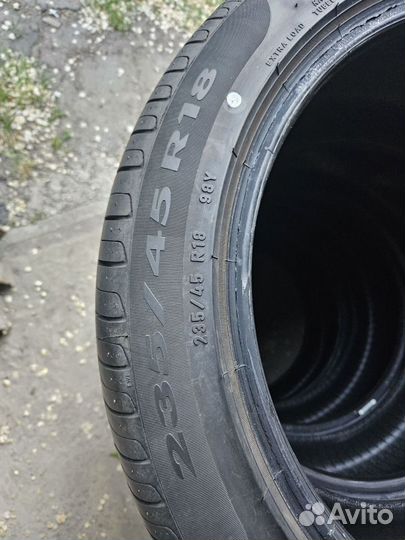 Pirelli Cinturato P7 235/45 R18