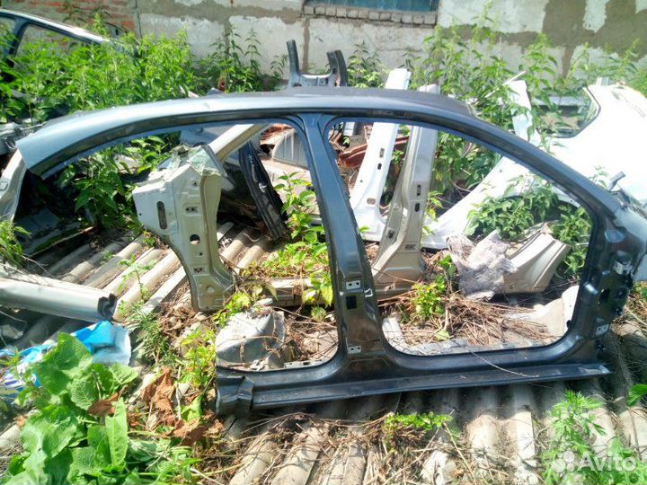 Боковина наружняя правая Skoda Octavia A5 BGU