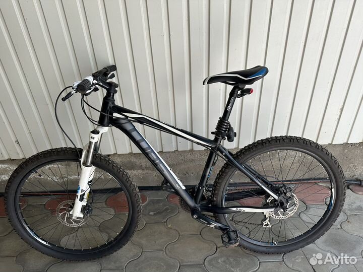 Велосипед cube