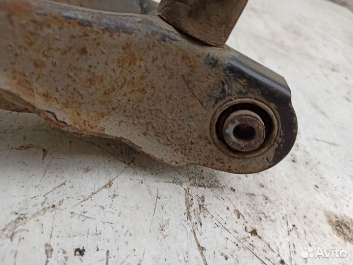 Рычаг задний нижний Мазда