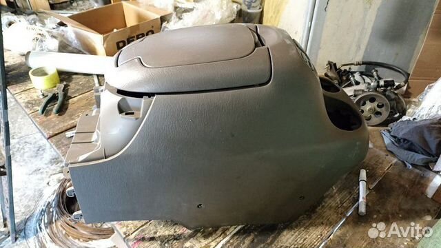 Подлокотник Toyota Sequoia UCK45 2UZ-FE 2005