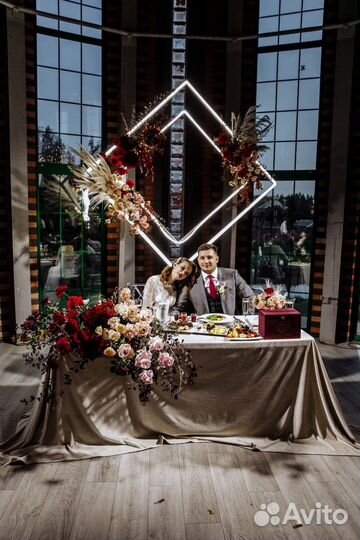 Неоновая вывеска аренда