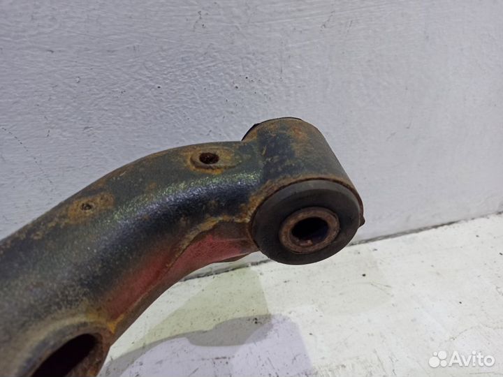 Рычаг задний правый