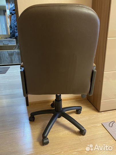 Компьютерное кресло