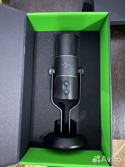 Микрафон Razer Seiren