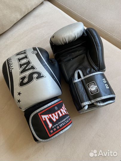 Боксерские перчатки twins 10