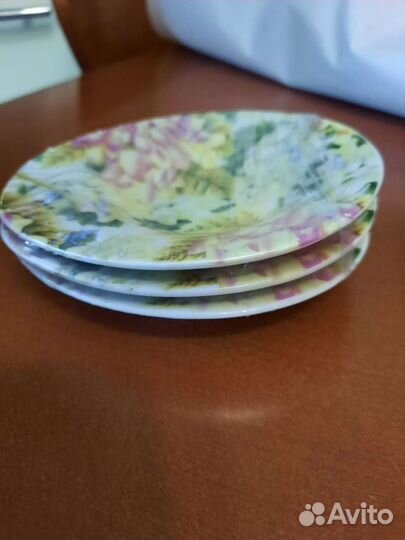 Набор чашек с блюдцами новый