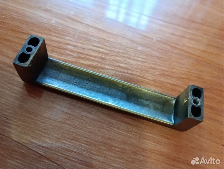 Мебельная ручка скоба