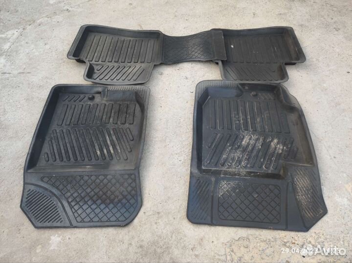 Автомобильные коврики резиновые на киа Церато