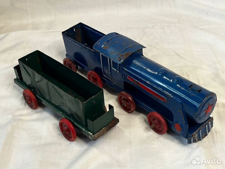 Игрушка паровоз СССР