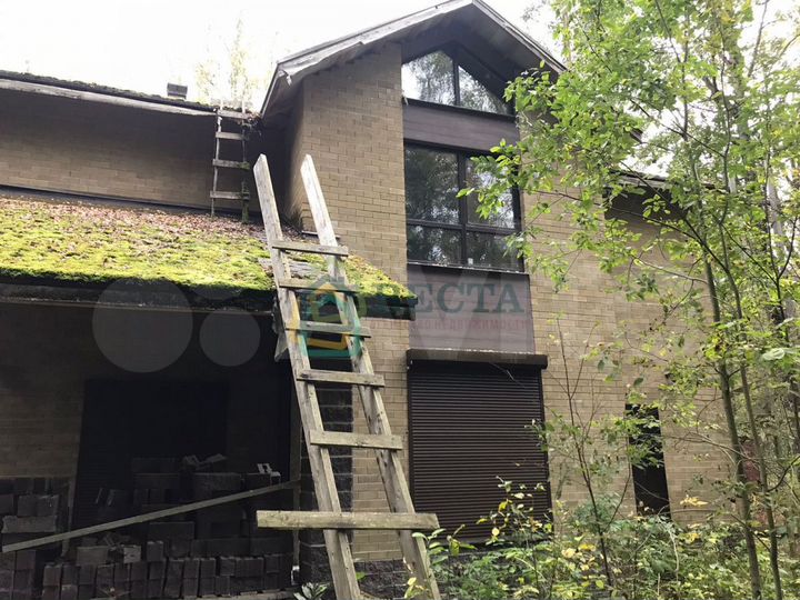 Коттедж 278 м² на участке 20 сот.