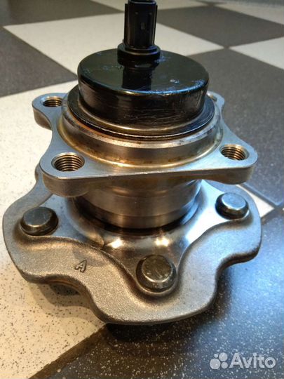 Ступица Toyota Rav4