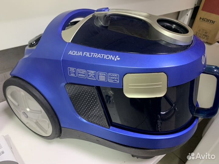 Пылесос Vitek с аквафильтром 1800Вт