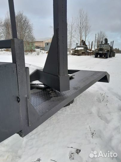 Площадка лесовоза Урал