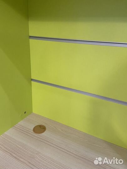 Компьютерный стол угловой с полками