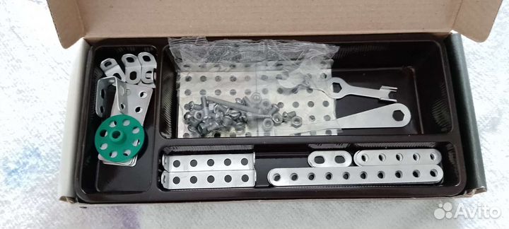 Металлический конструктор для уроков труда