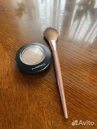 Хайлайтер MAC lightscapade и кисть